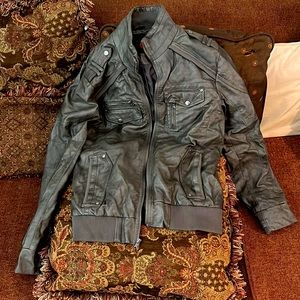 Medium guess leather jacket